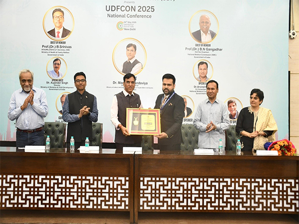 Dr. Lakshya Mittal Receives Dr. B.C. Roy Memorial Award from Union Minister Dr. Mansukh Mandaviya at UDFCON 2025 Dr. Lakshya Mittal Receives Dr. B.C. Roy Memorial Award from Union Minister Dr. Mansukh Mandaviya at UDFCON 2025