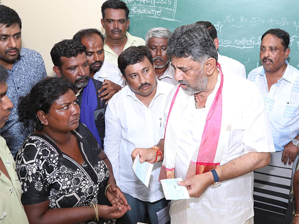 Deputy CM Shivakumar consoles the family of the deceased minor girl in Bidadi (Photo/DK office) Deputy CM Shivakumar consoles the family of the deceased minor girl in Bidadi (Photo/DK office)