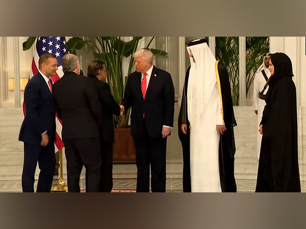 Mukesh Ambani meets Donald Trump and Qatar Emir in Doha (Photo/White House Pool via Reuters)