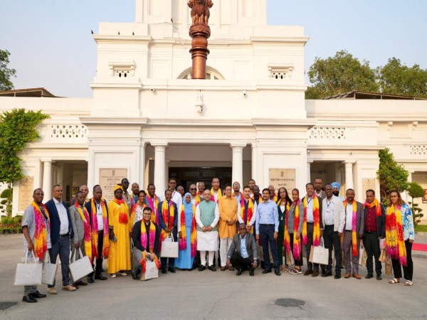 Delhi Assembly Speaker Vijendra Gupta with Ethiopian delegation (Photo/@Gupta_vijender)