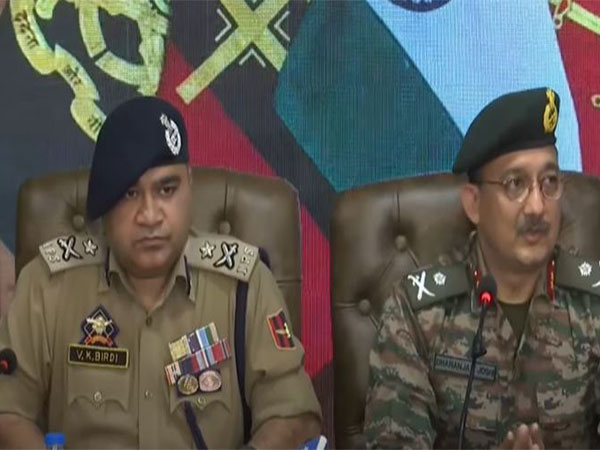 IGP Kashmir VK Birdi and Maj Gen Dhananjay Joshi Goc V Force (Photo/ANI)