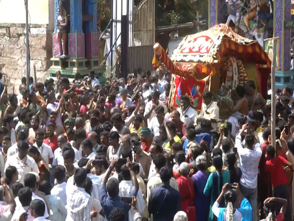 Madurai (Tamil Nadu): Kallazhagar returns to temple on 9th day of Chithirai festival(Photo/ANI)