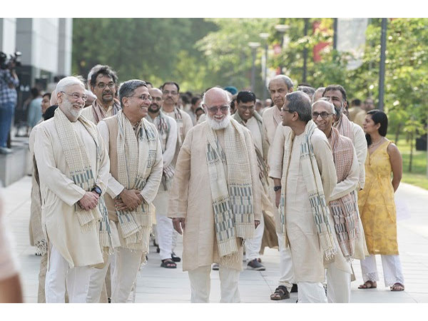 Chancellor Sanjay Lalbhai, Registrar Sanjay Gokhale, Padma Shri Sitanshu Yashaschandra, and Vice Chancellor Pankaj Chandra Led the Ceremonial Convocation Procession