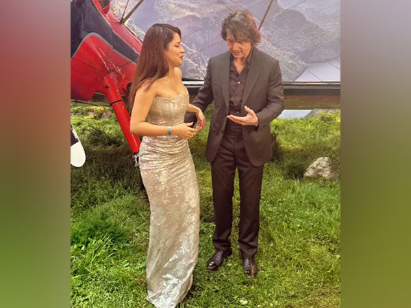 Avneet Kaur with Tom Cruise (Photo/instagram/@avneetkaur_13)