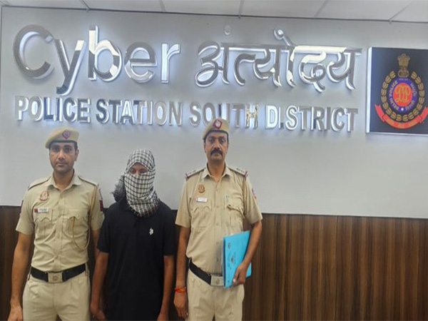 Arrested accused (Photo: DCP South Delhi/X)