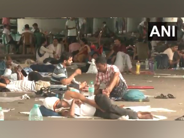  Teachers continue their protest for the 11th day outside Bikash Bhawan in Kolkata (Photo/ANI)