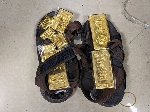 DRI Mumbai seizes gold worth Rs 3.86 crore hidden in slippers (Photo/ANI)