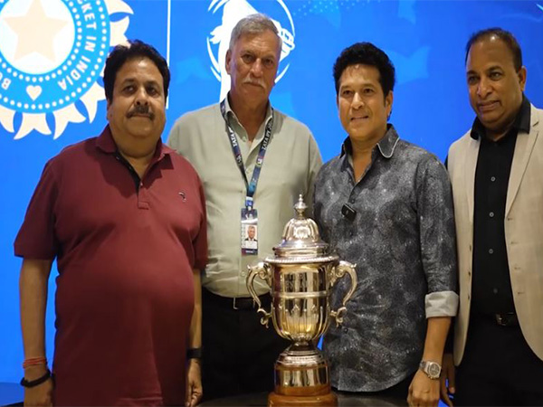 Sacin Tendulkar with BCCI office bearers (Photo: Instagram/indiancricketteam)