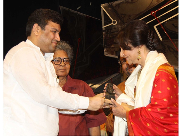 File Photo - Culturist Sundeep Bhutoria with Late Sunil Ganguly, the author of Aranyer Din Ratri and Sharmila Tagore