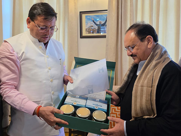 Uttarakhand CM presents products of 'House of Himalayas' to Union Minister J.P. Nadda (Photo/X@pushkardhami)