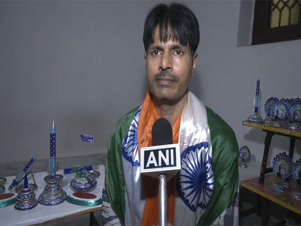 Gulabi Meenakari artist Vijay Kunj Bihari Singh (Photo/ANI)