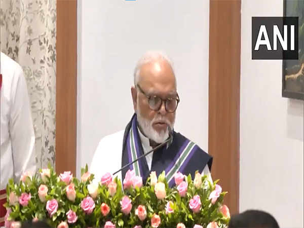 NCP leader Chhagan Bhujbal takes oath at Raj Bhavan (Photo/ANI)