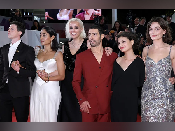Finnegan Oldfield, Golshifteh Farahani, Julia Ducournau, Tahar Rahim, Mélissa Boros and Emma Mackey at the 'Alpha' premiere at Cannes (Image source:X) 