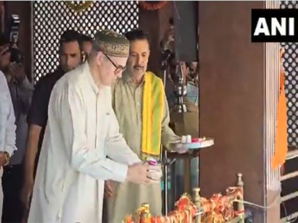JK CM Omar Abdullah visited the revered Kheer Bhawani Temple(Photo/ANI)