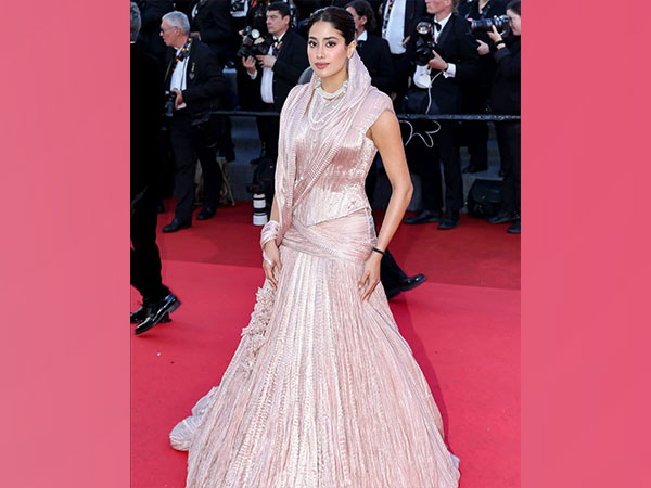Actor Janhvi Kapoor (Image source: Instagram handle of designer Tarun Tahiliani) Actor Janhvi Kapoor (Image source: Instagram handle of designer Tarun Tahiliani)