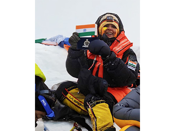 CISF officer Geeta Samota on Mt Everest (Photo/@BhajanlalBjp)