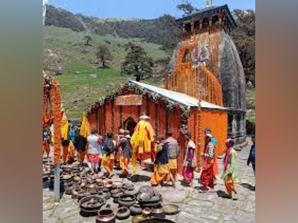 Devotees at Shri Madhmaheshwar Temple (File Photo/ANI) 
