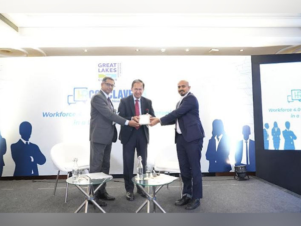 Suresh Narayanan, Nestle MD and Chairman, being felicitated at HR and L&D Conclave on Workforce 4.0