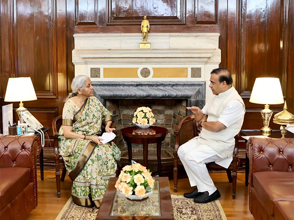  Assam Chief Minister Himanta Biswa Sarma meets Union Finance Minister Nirmala Sitharaman (Photo/ @himantabiswa) 