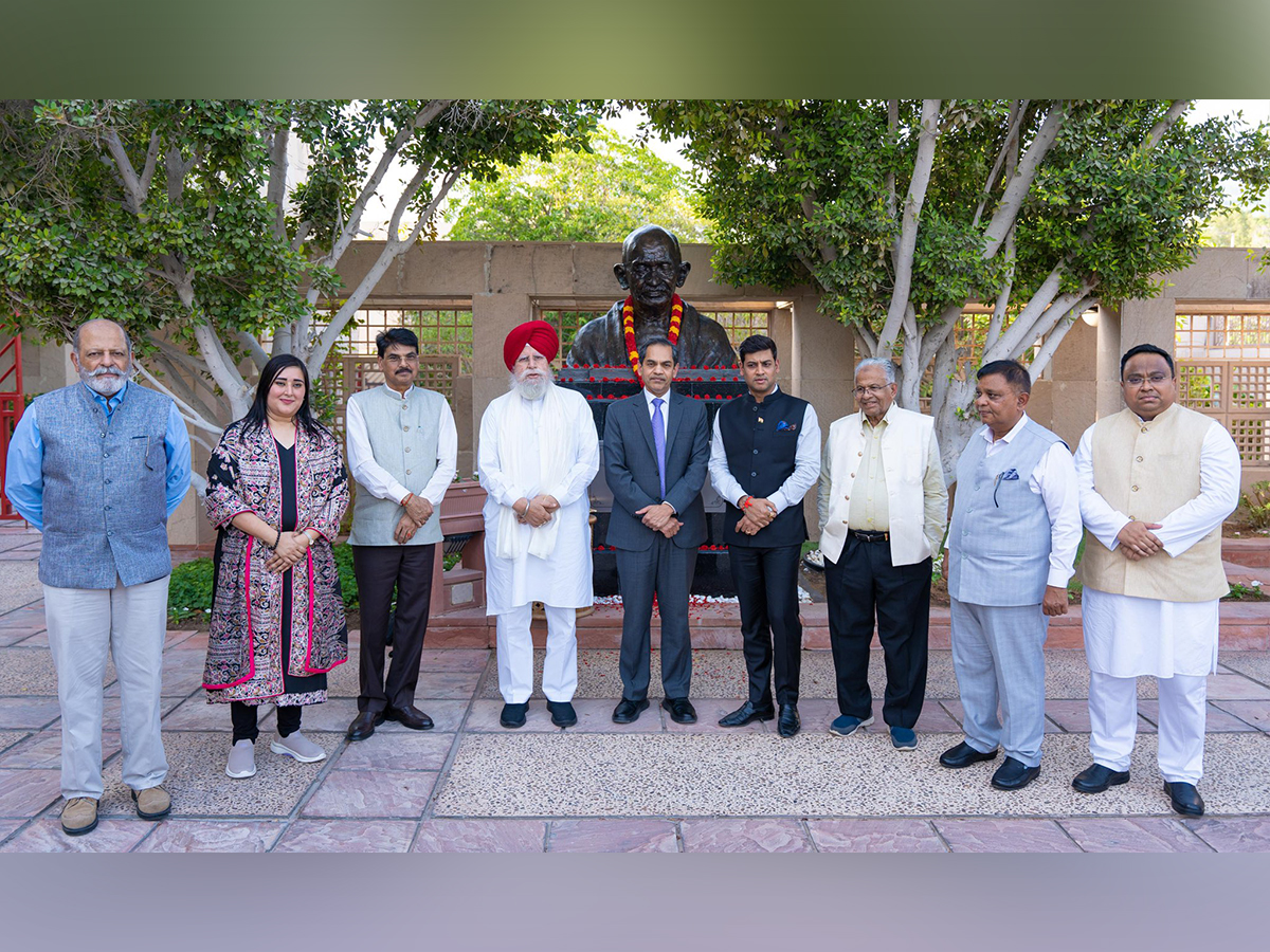 A high-level all-party delegation led by Shiv Sena MP Shrikant Eknath Shinde in front of the bust of Mahatma Gandhi (Photo/X@IndembAbuDhabi)