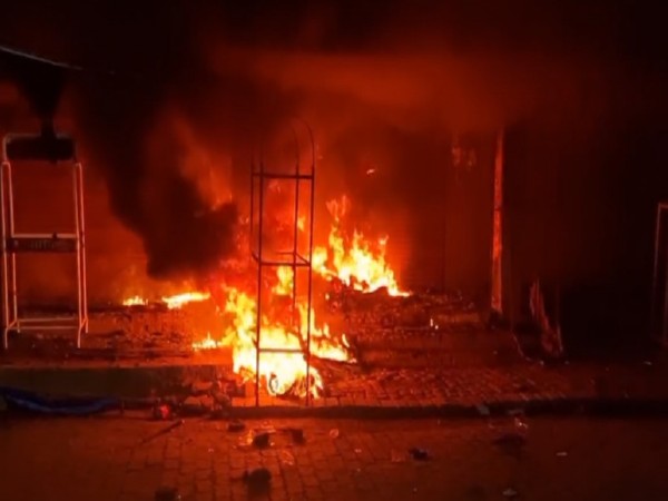 Massive fire breaks out in Hardoi (Photo: ANI) 