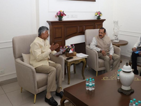 Chief Minister of Andhra Pradesh, Chandrababu Naidu with Union Minister Dr Jitendra Singh (Photo/ANI) 