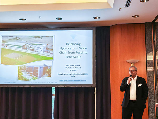 Mr. Vivek Verma presenting SEDL’s groundbreaking MVR-based renewable energy model at RegaTec 2025.