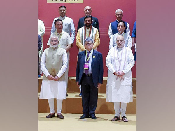 Prime Minister Narendra Modi, with Chief Ministers of various states and other officials at NITI Aayog meet (Photo/ANI)