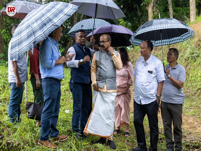 Union Minister George Kurian visits private fish ponds, farmers’ training centre in Aizawl. (Photo/ANI)