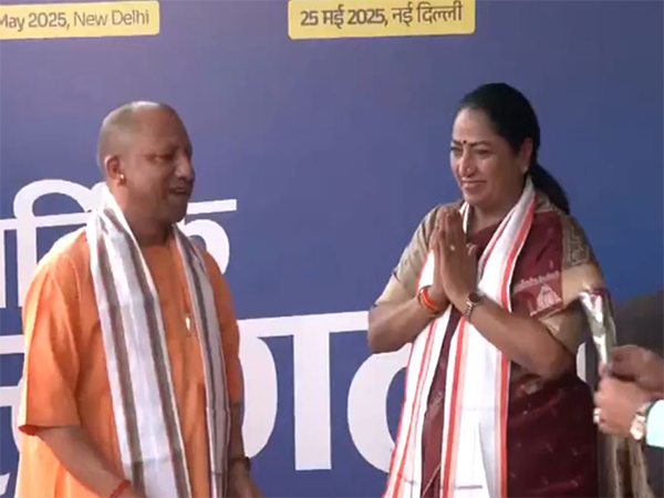 UP CM Yogi Adityanath welcomes by Delhi CM Rekha Gupta. (Photo/ANI)