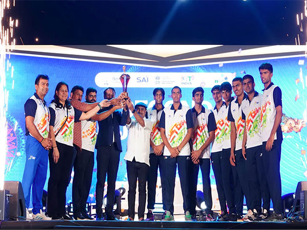 Mahrastra team after clinching the 7th Khelo India Youth Games 2025 (Photo: Olympics.com) Mahrastra team after clinching the 7th Khelo India Youth Games 2025 (Photo: Olympics.com)