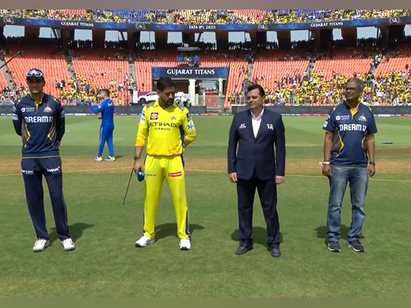 Shubman Gill and MS Dhoni (Photo: @IPL/X) Shubman Gill and MS Dhoni (Photo: @IPL/X)