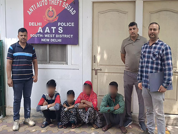 Illegal migrants arrested in Delhi (Image: X @DelhiPolice) Illegal migrants arrested in Delhi (Image: X @DelhiPolice)
