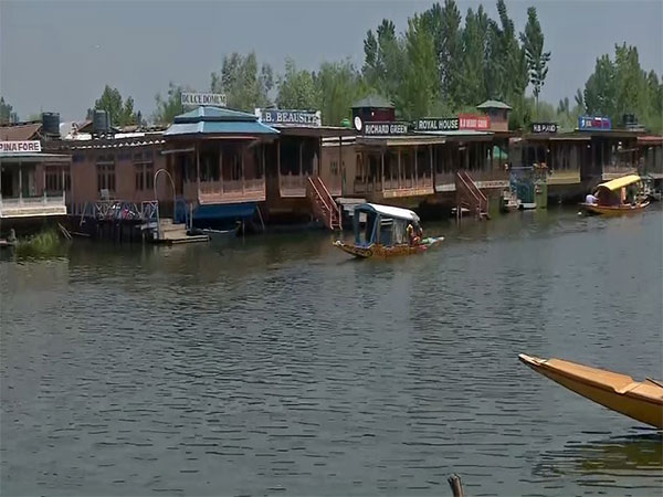 Kashmir reels under intense summer heat (File Photo/ANI) Kashmir reels under intense summer heat (File Photo/ANI)