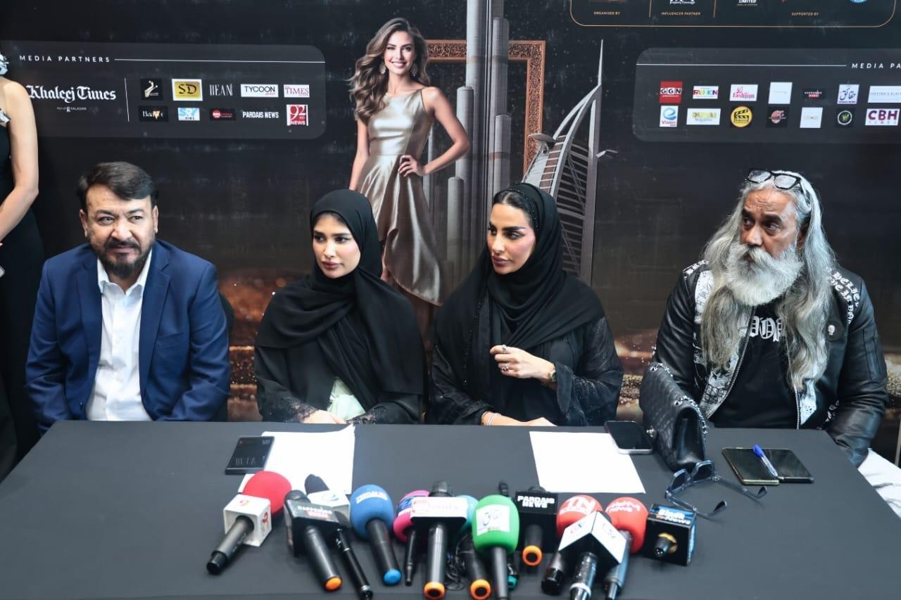 Hanif Shaikh, Founder & Chairman, Emirates Holding Group (extreme left), Sudhir Padiyar, Founder, MOVe (extreme right) and H.H. Sheikha Aisha bint Saud Al Qasimi (beside Sudhir Padiyar)