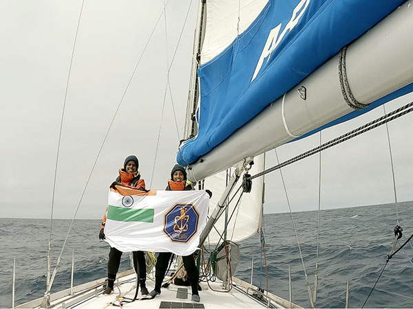 Captions: Indian Navy’s Navika Sagar Parikrama II Crew (Photo/  @Indian Navy) 