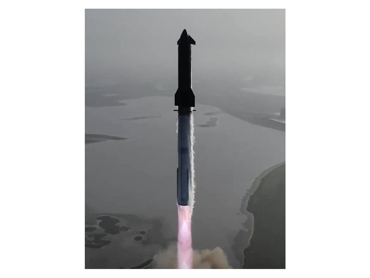 Starship coasts after ascent burn (Image: X @elonmusk) Starship coasts after ascent burn (Image: X @elonmusk)