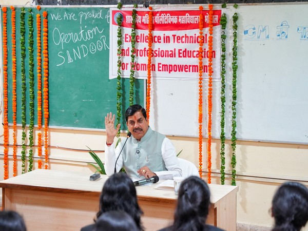 MP CM Mohan Yadav interreacting with students at women's polytechnic college (Photo/ X @DrMohanYadav51) MP CM Mohan Yadav interreacting with students at women's polytechnic college (Photo/ X @DrMohanYadav51)