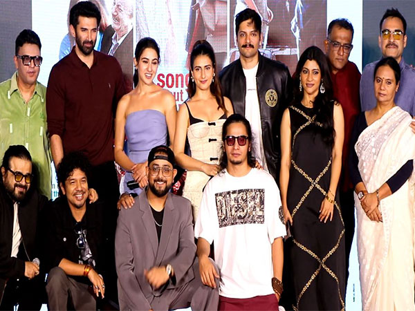 Metro...In Dino team at promotional event (Image Source: ANI) Metro...In Dino team at promotional event (Image Source: ANI)