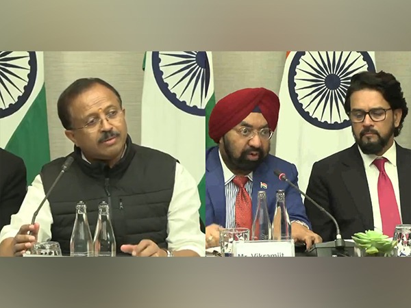 AAP's Vikramjit Singh Sahney (C), BJP's Anurag Thakur (R), BJP's V Muraleedharan (L) (Photo/ANI)