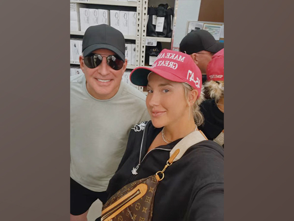 Savannah Chrisley with father Todd Chrisley (Photo/instagram/@savannahchrisley) Savannah Chrisley with father Todd Chrisley (Photo/instagram/@savannahchrisley)