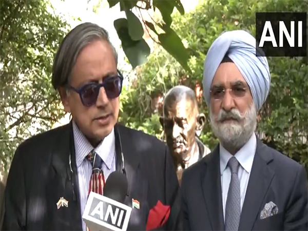  Congress MP Shashi Tharoor and BJP leader Taranjit Singh Sandhu (Photo/ANI)