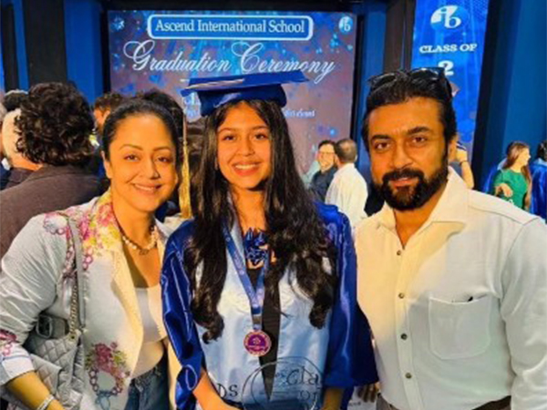 Jyotika and Suriya with their daughter Diya (Photo/instagram/@jyotika) Jyotika and Suriya with their daughter Diya (Photo/instagram/@jyotika)