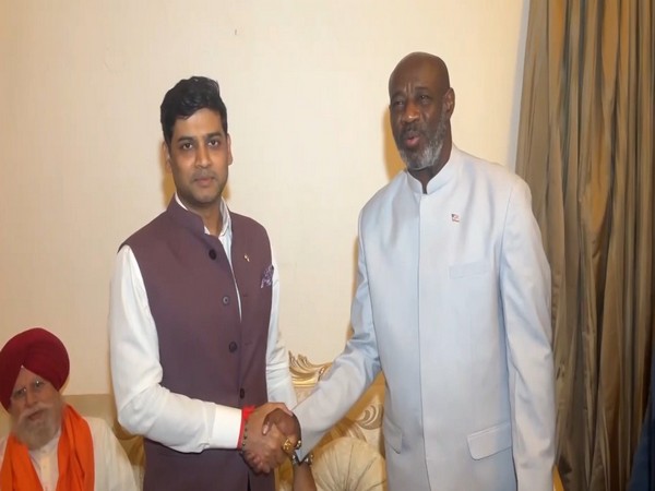 Shiv Sena MP Shrikant Shinde with Executive Chairman of Liberia's lower house Sekou S. Kanneh (Photo/ANI)