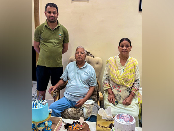 Tej Pratap with his parents Lalu Yadav and Rabri Devi (File Photo/ANI) Tej Pratap with his parents Lalu Yadav and Rabri Devi (File Photo/ANI)