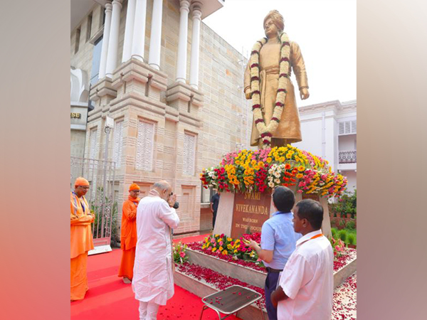 Union Home Minister Amit Shah visits Swami Vivekananda's birthplace in Kolkata, pays tribute (Photo/ANI)