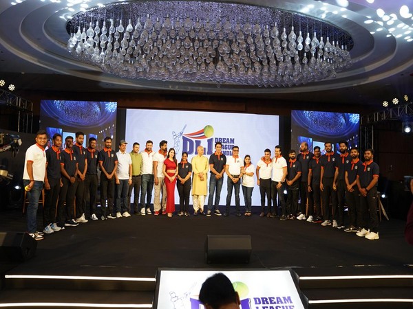 Sonu Sood with Tennis Cricket Association of India (Photo: Dream League of India)