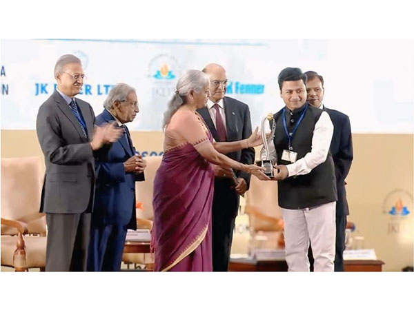 Padma Shri Kailash Chandra Agarwal conferred with the Lakshmipat Singhania–IIM Lucknow Award; his son, Prashant Agarwal, received it from FM Nirmala Sitharaman on his behalf