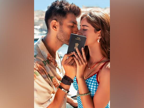 Actors Kartik Aaryan and Ananya Panday (Image source: Instagram)