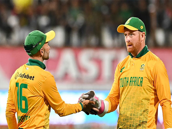 Keshav Maharaj and Heinrich Klaasen (Photo: ICC)